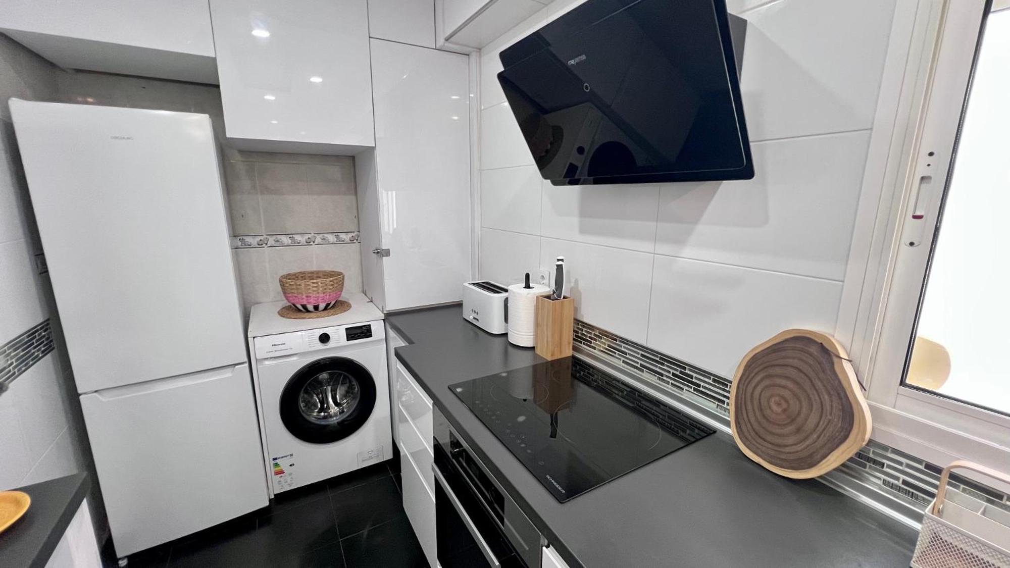 Cool, Modern And Snug 3Br Apartment Peachy Stays Μάλαγα Εξωτερικό φωτογραφία